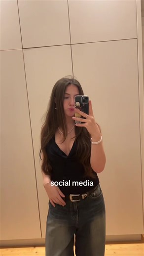 Julistria 🌸 (@jxlistria)’s video of expressions