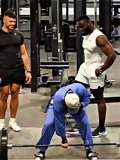 Hilarious Gym Prank That Will Shock You