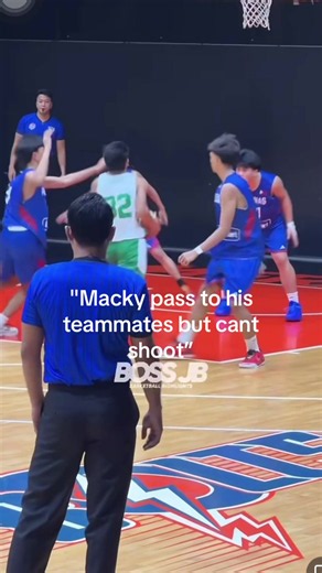 Macky pass to his teammates but can't shoot — viral basketball moment