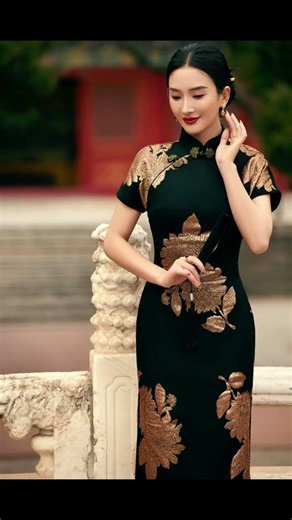Let s take outdoor cheongsam photos for the three sisters and see if they look beautiful