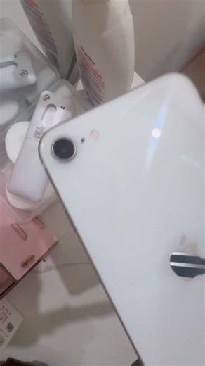 AdiBondTech | Test iPhone 17 pro max vs iPhone SE 2020 | Instagram