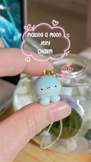 come make a moon jellyfish phone charm with me #polymerclay #sculpting #artist