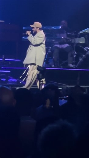 Maxwell Serenade Tour Highlights