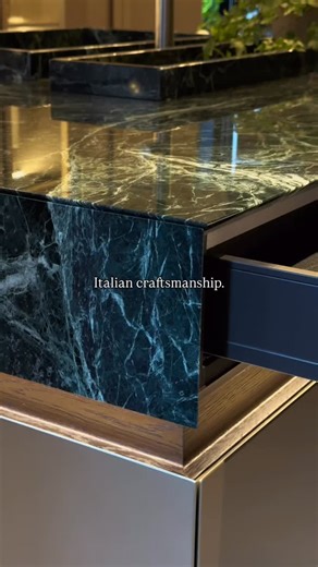 Etto Home on Instagram: "Italian kitchen cabinetry stands out for its exceptional build quality, luxurious materials, and refined, contemporary designs Every element is thoughtfully executed to deliver a space that’s as functional as it is beautiful 🇮🇹"