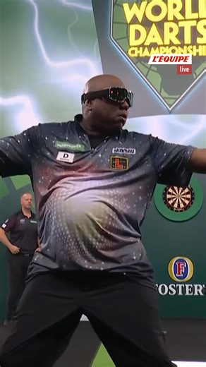 L'Américain Leonard Gates a régalé le public de l'Alexandra Palace lors de sa victoire contre Mickey Mansell, au premier tour du Championnat du monde de fléchettes ! | L'EQUIPE