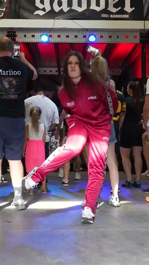 How to dance like a gabber!