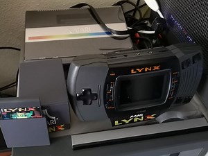 Atari Lynx Mini (2023 concept by RetroReliks)