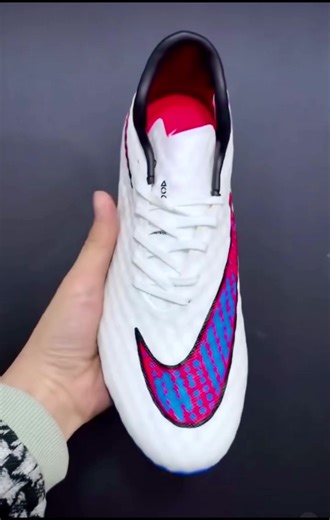 Discover Neymar's Top Football Cleats