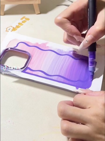 Making cute mobile phone case#iphonecase #diyphonecase #diy #stickers #customized