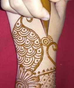 830K views · 5.6K reactions | Amazing simple mehndi Mehndi Design For Beginners step by step new mehndi design for back hands artist : mehndi planet | Mehndi Planet | Facebook