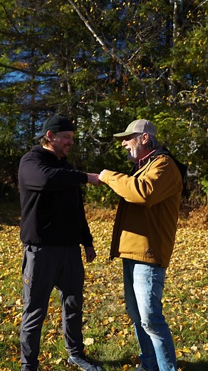 Vous voulez découvrir les meilleurs conseils pour la chasse au cerf de Virginie ? Restez jusqu'à la fin de la vidéo ! 🎁 CONCOURS* 🎁 COMMENTEZ votre meilleur conseil, et PARTAGEZ cette publication pour courir la chance de gagner une carte cadeau Pronature d’une valeur de 50 $!* 🤩 Tirage le 19 novembre 2025. *Ce concours n’est en aucun cas associé à Facebook ni sponsorisé, administré ou affilié à Facebook. --- Want the best whitetail deer hunting tips? Watch till the end! 🎁 GIVEAWAY* 🎁 COMMEN