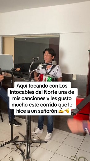 Canciones de Los Intocables del Norte - Acordeón con Julian Millán