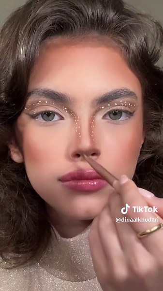 Deer Makeup Trends: Tutorial, Tips & Ideas