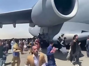85K views · 1.7K reactions | BREAKING: Afghan civilians cling to a USAF C-17A at #Kabul airport trying to leave the country. I cannot believe my eyes. #afghanistan | Amarpreet Singh | Facebook