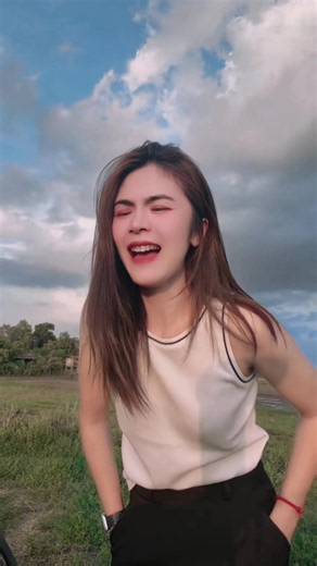 🌥️🐱🩵🍃☘️… สาวบ้านนอก 👩‍🌾 #ท้องฟ้า⛅🌈 #ทุ่งนาบ้านนอก #little_aom #เทรนด์วันนี้tiktok #foryou