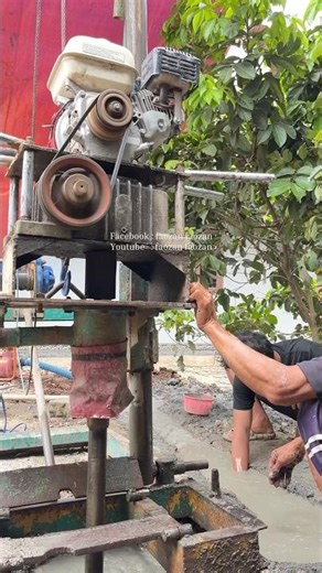 The process of the drill bit entering the rock #shorts