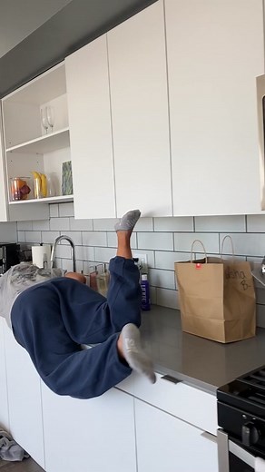 besties wash each other’s hair in the sink…🥰