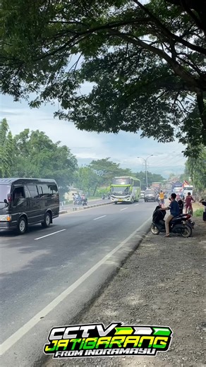 po apa ya ? 🤷‍♂️ #serunyaliburan #SiapaSangka #busmaniacommunity #jatibarangpride #cctvjatibarang #busmaniacommunityindonesia