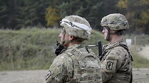 US Soldiers Fire the New Single-Shot 40 mm Grenade Launcher