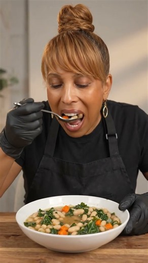 Me and My Navy Bean and Kale Soup - Miniature Meals and Me - Shorts