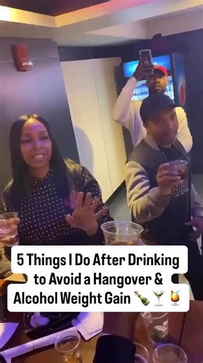 JJ Smith | Weight Loss Expert | Nutritionist on Instagram: "Whew Chile! We’ve all had those nights—out with friends, a few drinks in, and before you know it, you’ve gone a little overboard. I did that last night 😝 The next morning, you’re like, “OMG, I feel like trash. I’m hurting so bad!” 😩 So here’s my personal bounce-back plan that gets me feeling refreshed, energized, and back on track fast 👇🏽 1️⃣ Hydrate with Electrolytes – Alcohol dehydrates your body, so this is step one, no matter wh