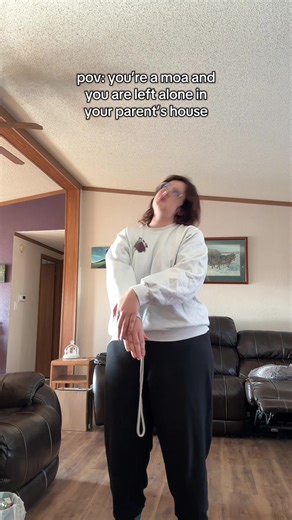 Chewing Gum Dance Vibes with Tomorrow x Together