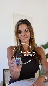 Tea tree oil is toxic! I’m Dr. Tania Elliott, board-certified internal medicine specialist and allergist. All essential oils are essentially toxic if you drink the whole bottle, but I want to speak specifically about tea tree oil and two use cases that people use it for. 👉🏼Number one, you never want to put it anywhere near your mouth. Even small amounts can make people end up in the emergency room, particularly children. 👉🏼Number two, we often will use tea tree oil thinking that it’s going t