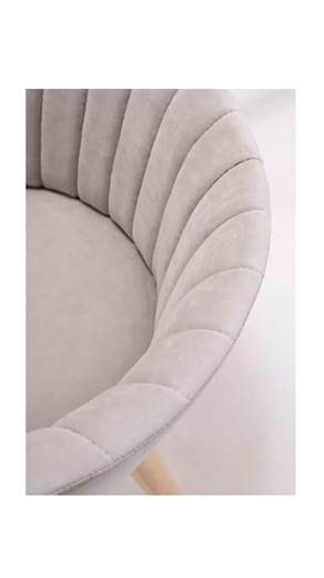 Dayer Sillas on Instagram: "Fleer Simplicidad sofisticada✨ Dayer, Diciembre, Design Te esperamos para contarte todas las novedades✨ diseño Dayer Sillas Fotografía Enzo Mansilla Dirección de Arte Arn & Salum #dayersillas #dayer #mayoristasillas"