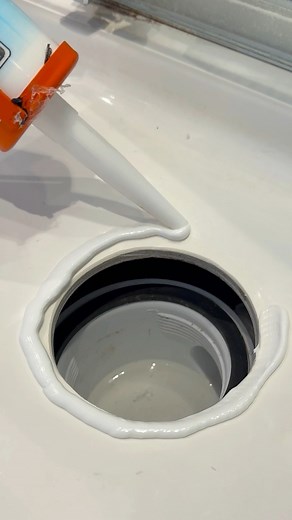 Fixing a leaking shower! #asmr #asmrsounds #learn #foryou #mmplumber #viral #plumbing #toolbag #pipes #tools #cleancopper #plumbertools #pressfit #soldering #copper #handtools #work #diy #howto #plumber | Mmplumber