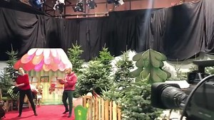 2.9K views · 71 reactions | Ako sme už dnes spomínali, čosi pekné, vianočné pre vás pripravujeme... ❤️ | SPIEVANKOVO | Facebook