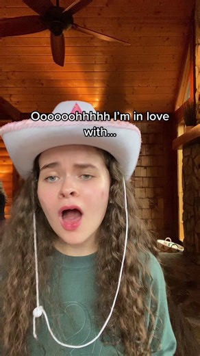 How could you not love The Preppy Place? 🤨 #preppy #preppyaesthetic #aesthetic #preppyoutfits #preppyvsco #preppyroom #preppylifestyle #smileyfaceslippers #preppyshop #pinterestaesthetic #preppyslippers