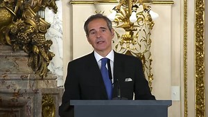 El renacimiento nuclear, también en Argentina 🇦🇷 ☢️ Construcción de una cuarta central nuclear para aumentar la capacidad energética del país. ☢️ Impulso de la extracción de uranio, fabricación y exportación de combustible nuclear. ☢️ Desarrollo de reactores modulares pequeños (SMR) para reducir costes y tiempos de construcción. ☢️ Promoción de centros de datos en la Patagonia, aprovechando las bajas temperaturas. ☢️ Objetivo de posicionar a Argentina como líder mundial en energía nuclear e in