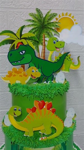Dinosaur cake design with printed topper. Nice cake but it would be nicer if i have dino toys #cake