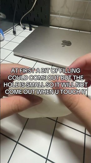 HOW TO TAKE THE AIR OUT OF A SQUISHY WITHOUT A NEEDLE AND SYRINGE🤯🍓🍓 #satisfyingvideo #squishy