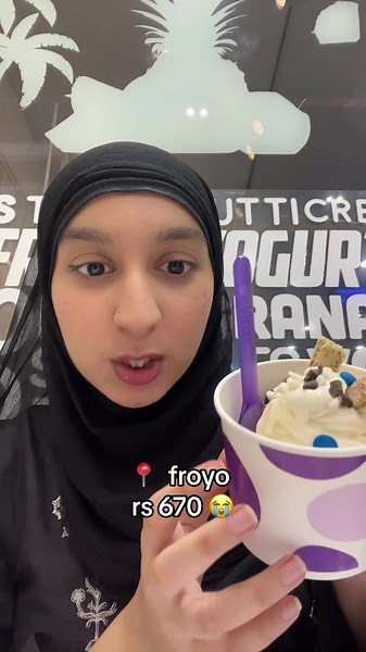 Delicious Lychee Flavored Frozen Yogurt with Tons of Toppings