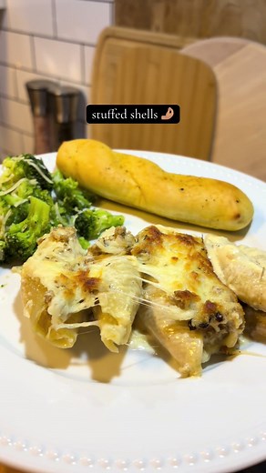 Delicious Stuffed Shells with Alfredo Sauce Recipe