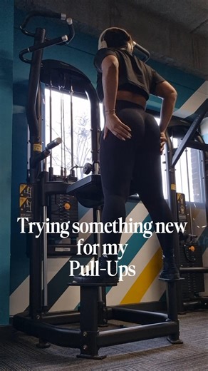 Day 3. Trying something NEW in my Pull-Up Journey 😅 (IG @sinead.inmotion)