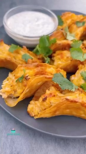 Tiny tacos, huge flavor! 🌮✨ These Mini Buffalo Chicken Tacos are the keto-friendly fiesta you’ve been craving. Spice up your low-carb journey, one delicious bite at a time! 🔥💃 ➡️ Don’t forget to download your FREE Keto Cookbook with 21 mouthwatering recipes! Link in Bio 🥑🥦🧀 ➡️ Looking for your own customized keto diet plan that fits your specific needs? Take our quick Keto quiz to get your customized dietary plan today! Link in Bio 🥗🍎🍅 🔥 Comment “delicious” if you’d try this! Credit: k