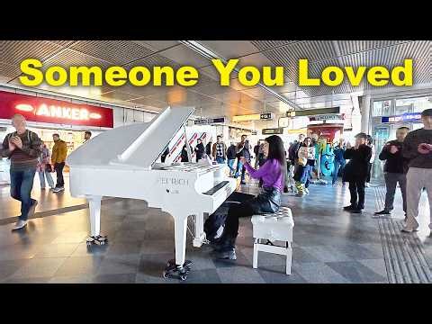 Someone You Loved – Street Piano Performance That Made People Smile