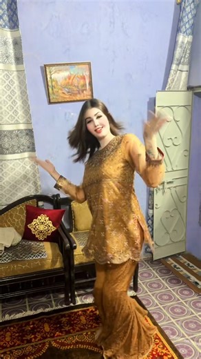 Pashto Mast Dance 2025 | Garam Stage Dance | New Pashto Program Dance #shorts