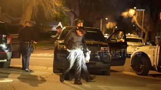 US, Los Angeles: Encino Ongoing Search For Burglary Suspects