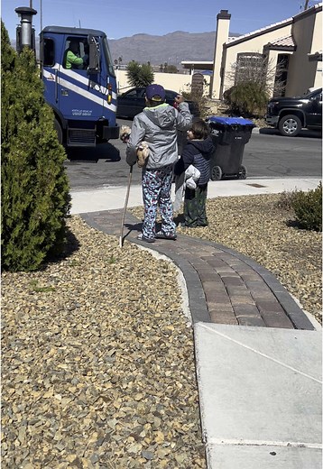 Shoutout to the republic service guys 👍🏼 #republicservices #kidsoftiktok #fyp