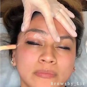 980K views · 5.1K reactions | Incredible Wax!!  By: Browsby_liz SOURCE - Pretty Makeup SHOP HERE - White wax - https://amzn.to/2Afj863 Plum wax - https://amzn.to/2Gz3FDu | Popbazzar App | Facebook