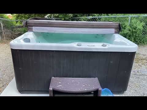 Hudson Bay Spas 6 Person 19 Jets Spa and 110V GFCI Cord Included Review