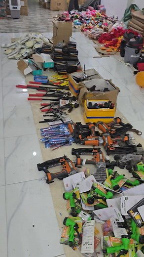 Cập nhập hàng mới hàng ngày giá siêu rẻ các mặt hàng gia dụng bán cả thế giơi tiêt kiêm cho ace rất nhiều Dc 102 đường an nhơn tân phú tân bình dĩ an bình dương ngay chợ cây da | Lê Văn Luyện