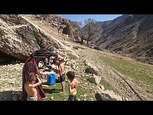 How to bathe nomadic children.