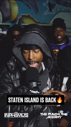 “Chunk Bizza” pulls up to @thepunchlineacademy 🎙️🥊🎓”Lyric League Series” and drops a freestyle over a @dainphamusamadeuz beat 🔥 FULL VIDEO 🎥 (LINK IN BIO) BEATS 🥁 (LINK IN BIO) Listen to @thepunchlineacademy 🎙️🥊🎓 w/ @dainphamusamadeuz Wednesdays 9p EST & 6p PT on @shade45 🎥 @officialheavydedication #thepunchlineacademy #punchlineacademy #dainphamusamadeuz #theleftlanemix #leftlanemix #shade45 #lyricleagueseries | Nelson Delgado