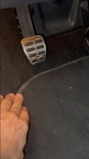 THE SOLUTION to understand and repair a clutch pedal that no longer comes up on its own