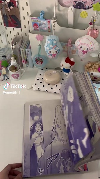 Unboxing New Shoujo Manga Goods Magazine