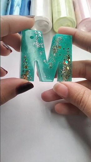 "Creating a Beautiful Resin Alphabet 'M' Keychain!"🌸🌸🤗🤗